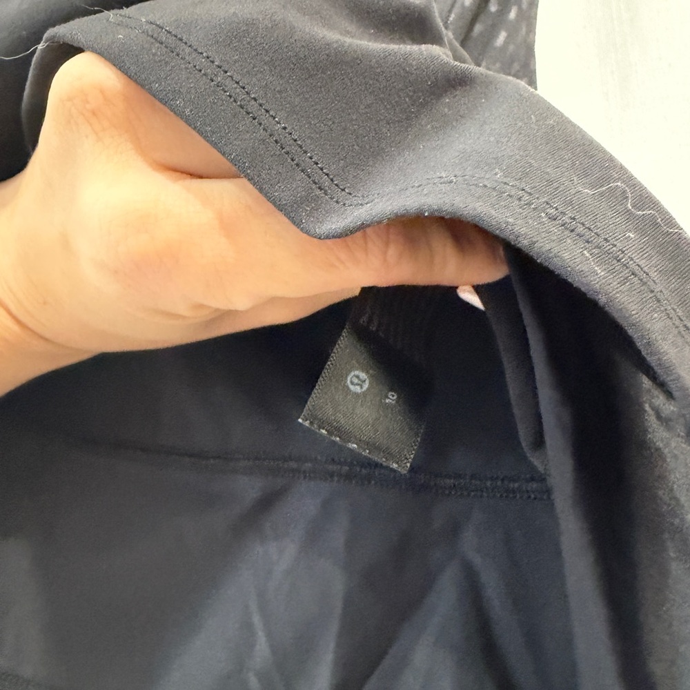 Lululemon size 10 Crop Top - Picture 4 of 5